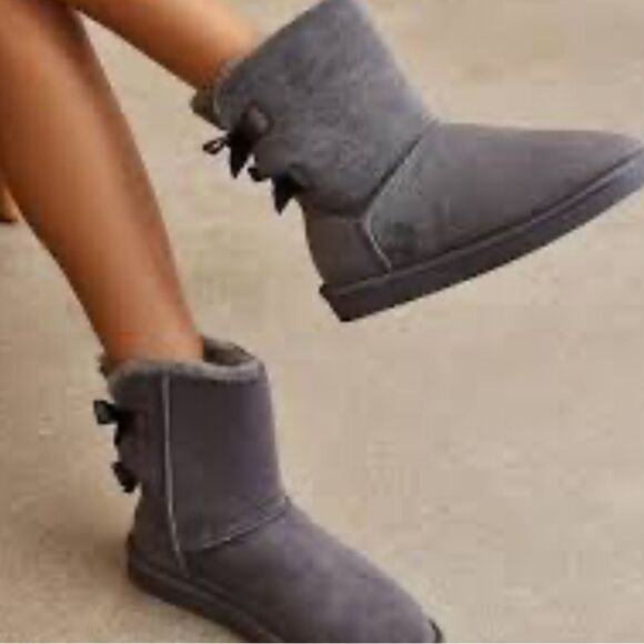 Ugg Double Bailey bow boots blue 7 winter Sherpa sheep - Picture 1 of 6